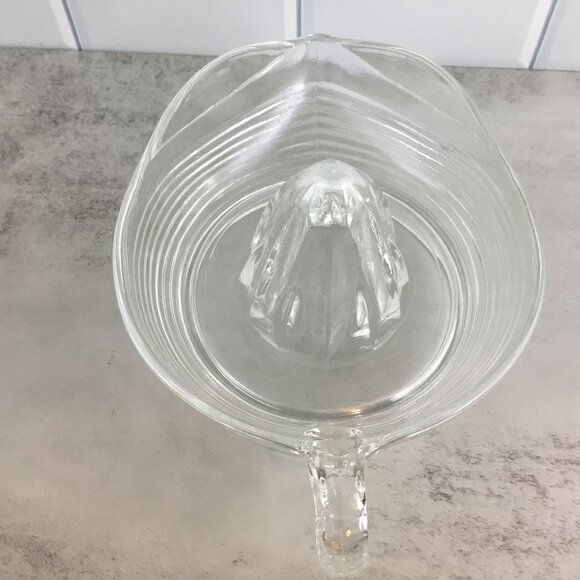 Vintage Citrus Juicer Heavy Glass Reamer Squeezer Handle Spout Orange Lemon Lime - Picture 5 of 8